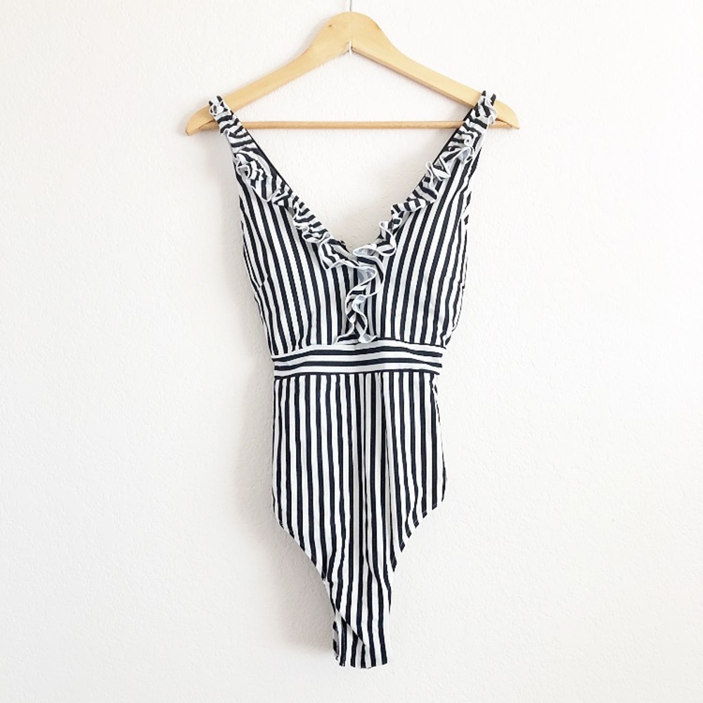Black and White Stripped One-piece Swimsuit